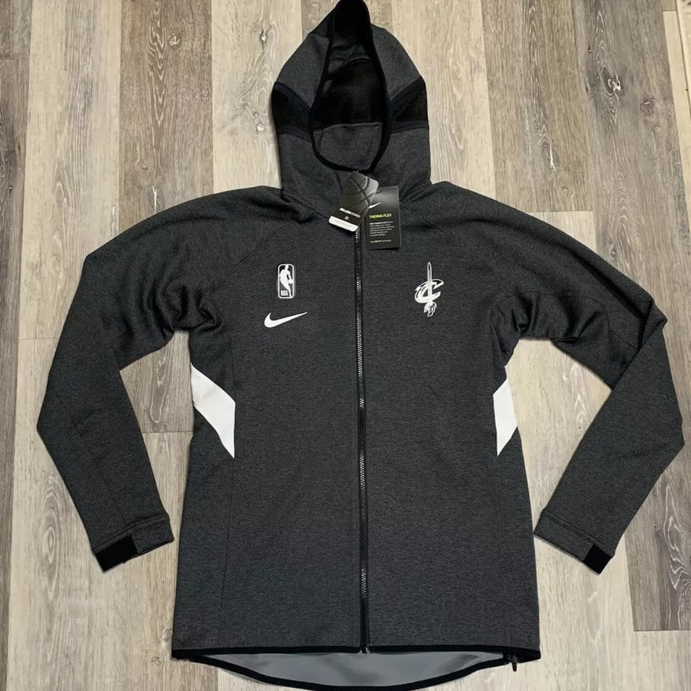 TEAM ISSUED Cleveland Cavaliers Therma Flex Jacket